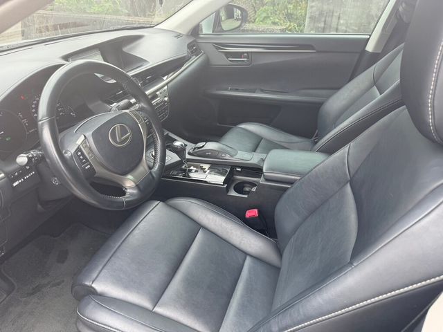 LEXUS凌志 ES300H  第13張相片