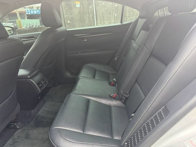 LEXUS凌志 ES300H  第15張相片