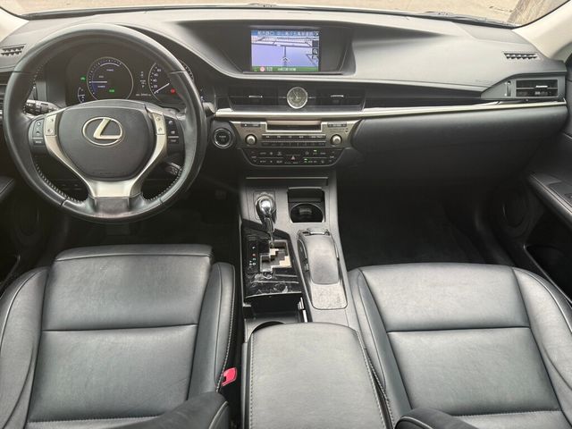 LEXUS凌志 ES300H  第17張相片
