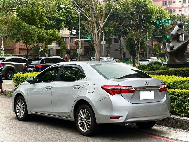 TOYOTA豐田 ALTIS  第3張相片