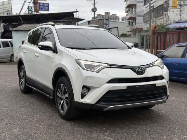 TOYOTA豐田 RAV4  第3張相片