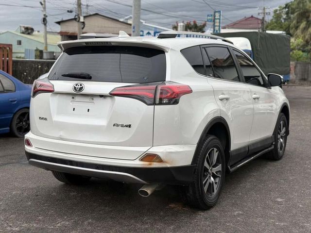 TOYOTA豐田 RAV4  第7張相片