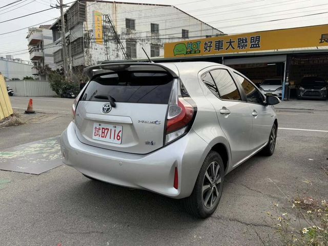TOYOTA豐田 PRIUS C  第7張相片