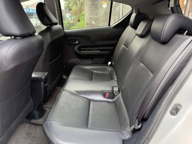 TOYOTA豐田 PRIUS C  第11張相片