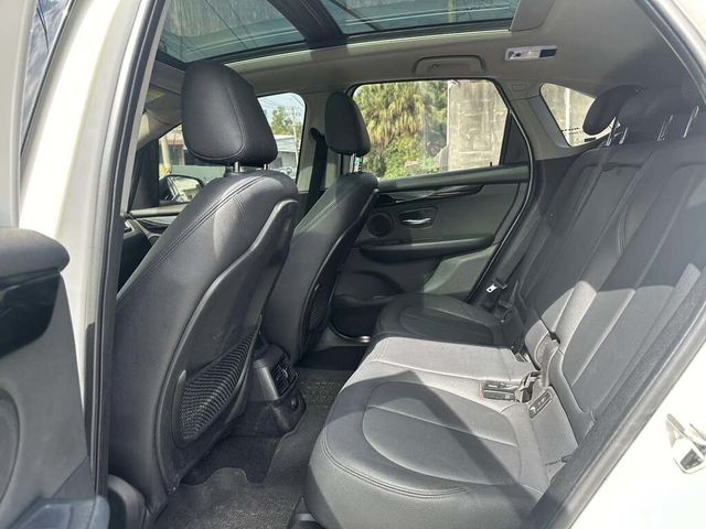 NISSAN日產 LIVINA  第2張相片