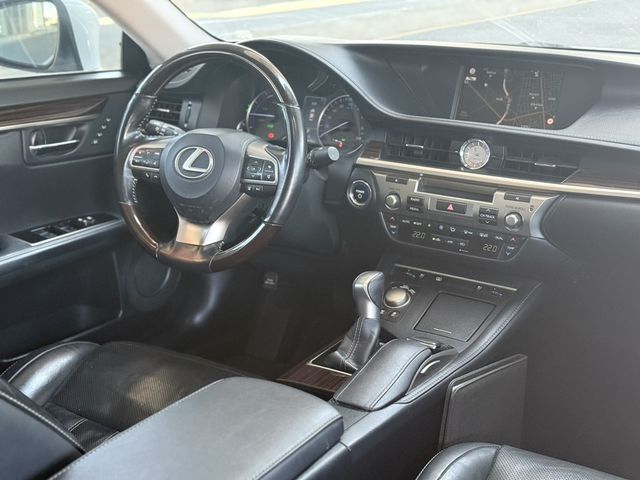 LEXUS凌志 ES300H  第5張相片