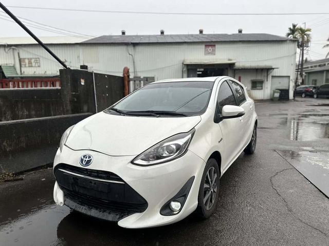 TOYOTA豐田 PRIUS C  第1張相片