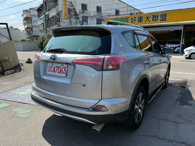 TOYOTA豐田 RAV4  第6張相片