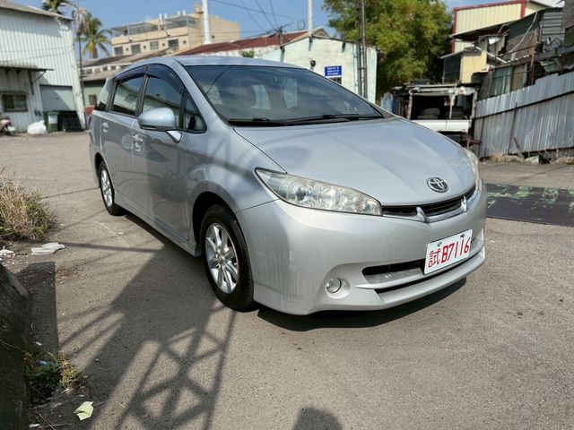 TOYOTA豐田 WISH  第3張相片