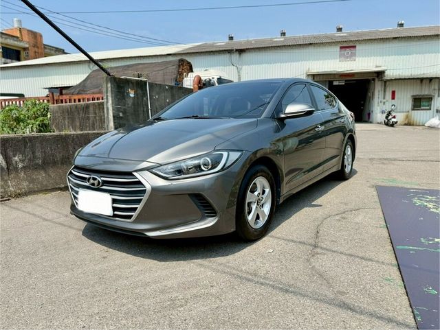HYUNDAI現代 ELANTRA  第1張相片