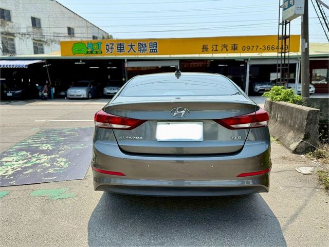 HYUNDAI現代 ELANTRA  第5張相片