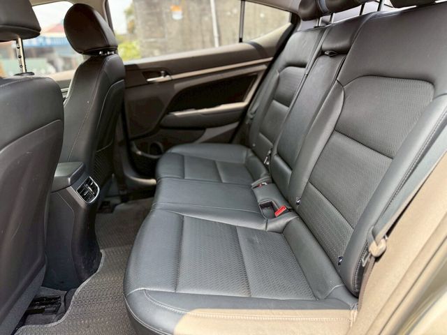 HYUNDAI現代 ELANTRA  第8張相片