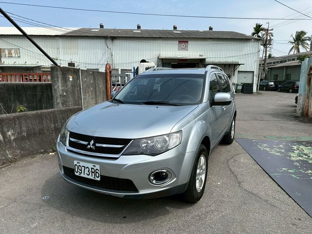 MITSUBISHI三菱 OUTLANDER  第1張相片