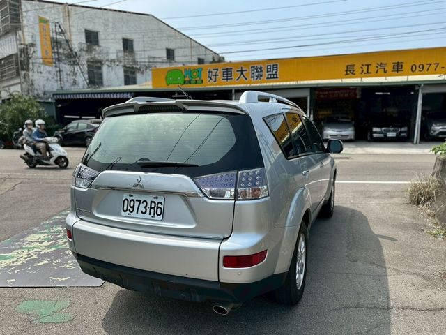 MITSUBISHI三菱 OUTLANDER  第4張相片