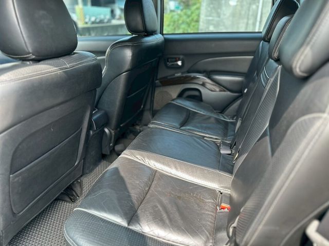 MITSUBISHI三菱 OUTLANDER  第8張相片