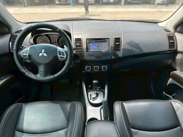 MITSUBISHI三菱 OUTLANDER  第9張相片