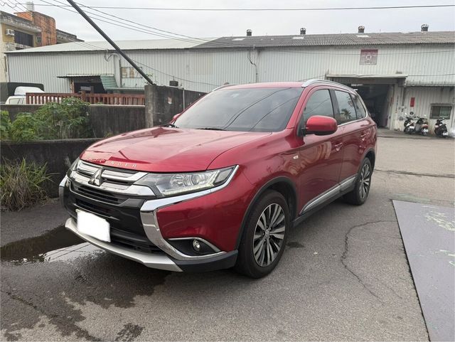 MITSUBISHI三菱 OUTLANDER  第1張相片