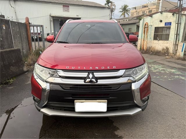 MITSUBISHI三菱 OUTLANDER  第2張相片