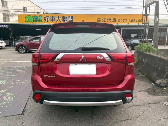 MITSUBISHI三菱 OUTLANDER  第5張相片