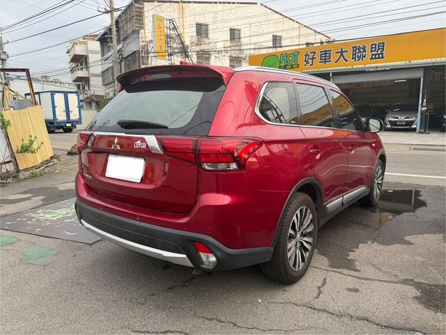 MITSUBISHI三菱 OUTLANDER  第6張相片