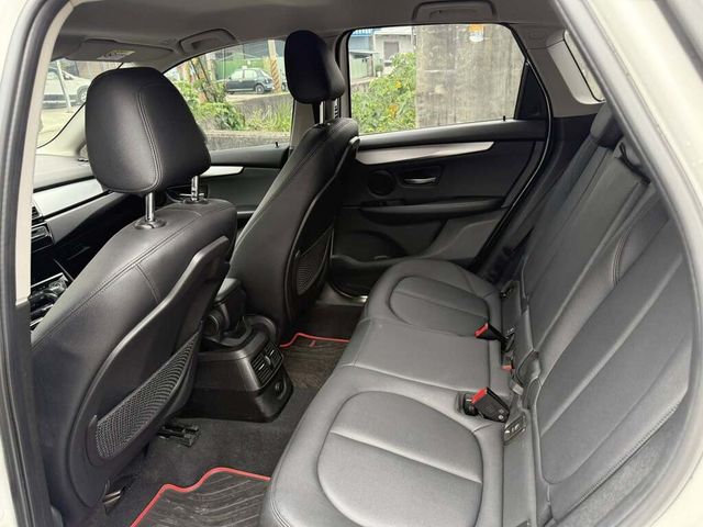 BMW寶馬 218D  第6張相片