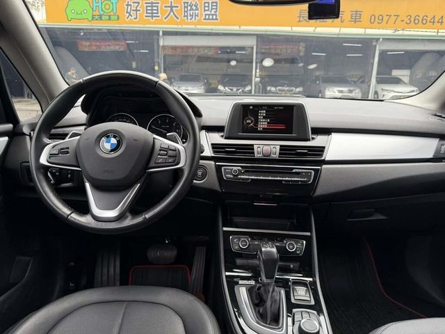 BMW寶馬 218D  第7張相片