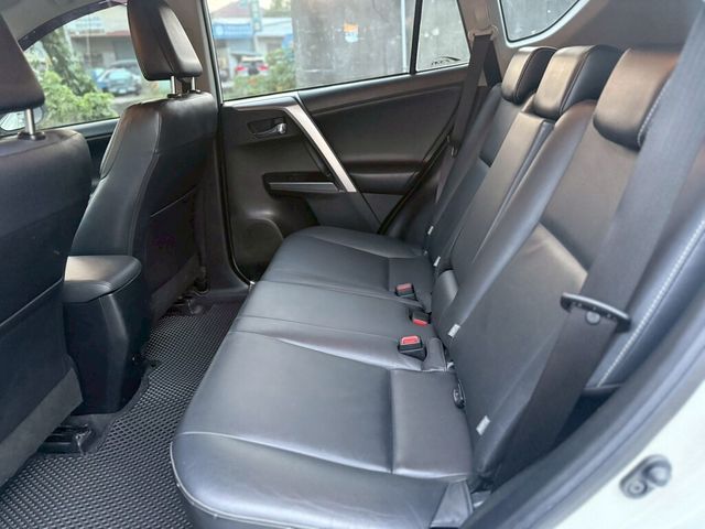 TOYOTA豐田 RAV4  第8張相片