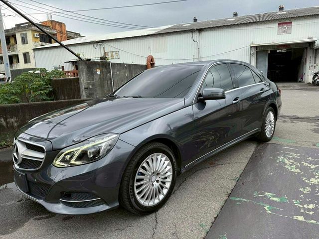 M-BENZ賓士 E200  第1張相片