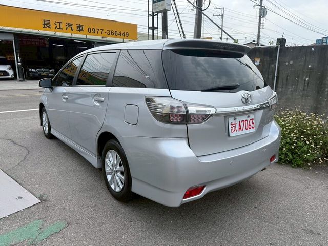TOYOTA豐田 WISH  第3張相片