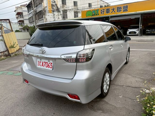 TOYOTA豐田 WISH  第4張相片