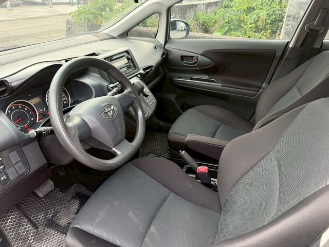 TOYOTA豐田 WISH  第5張相片
