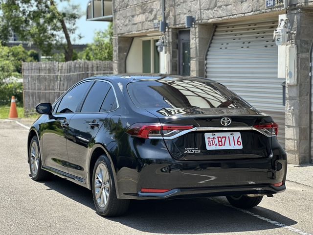 TOYOTA豐田 ALTIS  第3張相片