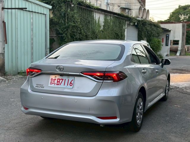TOYOTA豐田 ALTIS  第4張相片