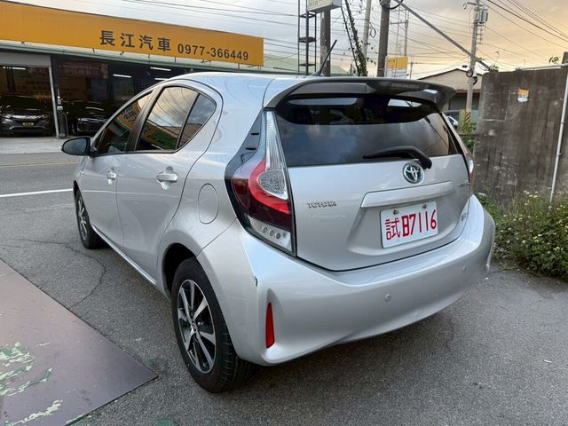 TOYOTA豐田 PRIUS C  第6張相片