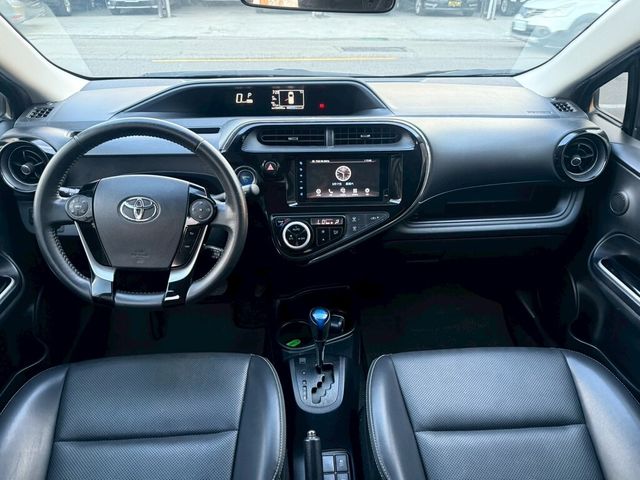 TOYOTA豐田 PRIUS C  第9張相片