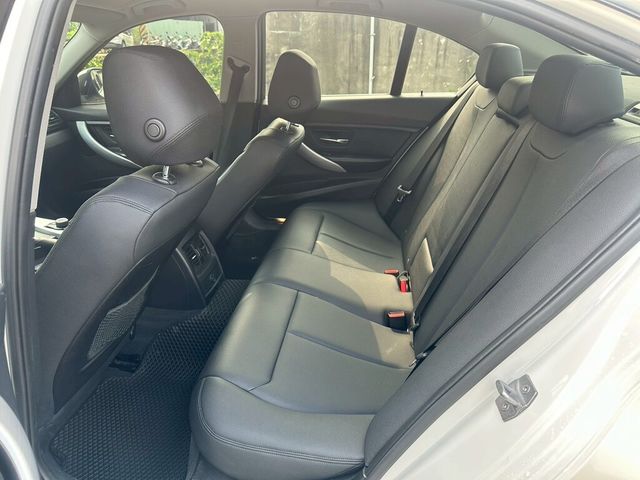 BMW寶馬 320  第6張相片
