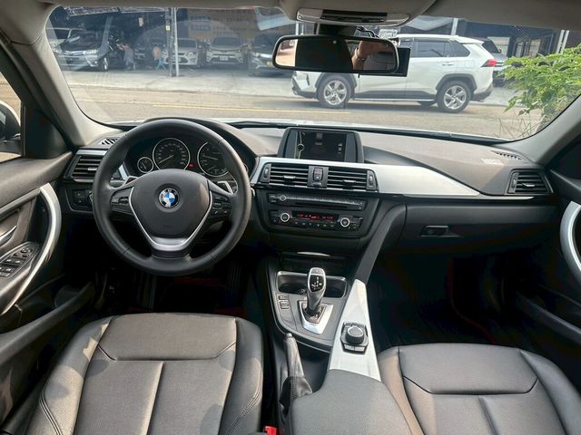 BMW寶馬 320  第7張相片