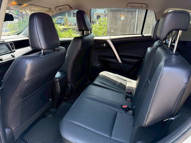 TOYOTA豐田 RAV4  第6張相片