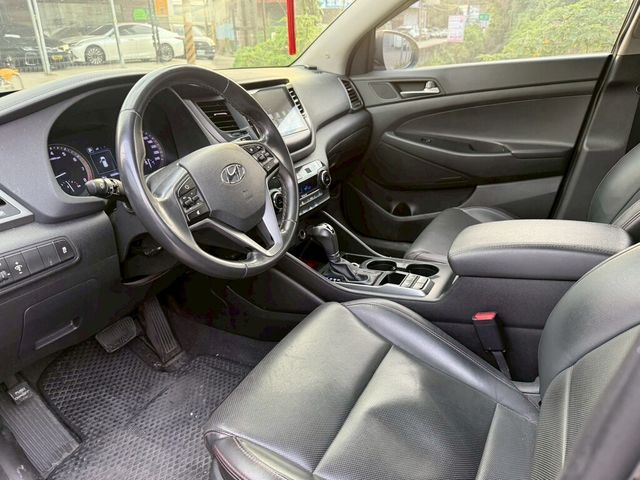 NISSAN日產 LIVINA  第3張相片