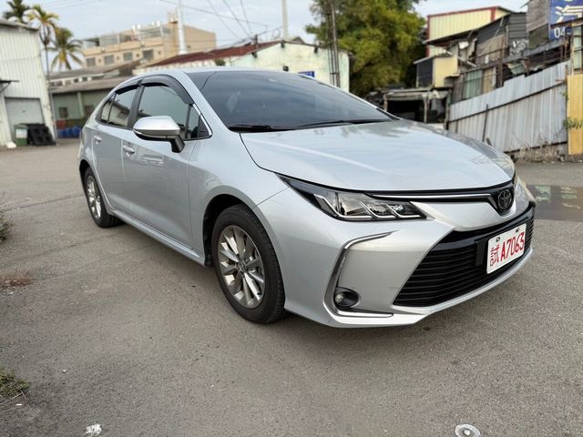 TOYOTA豐田 ALTIS  第3張相片