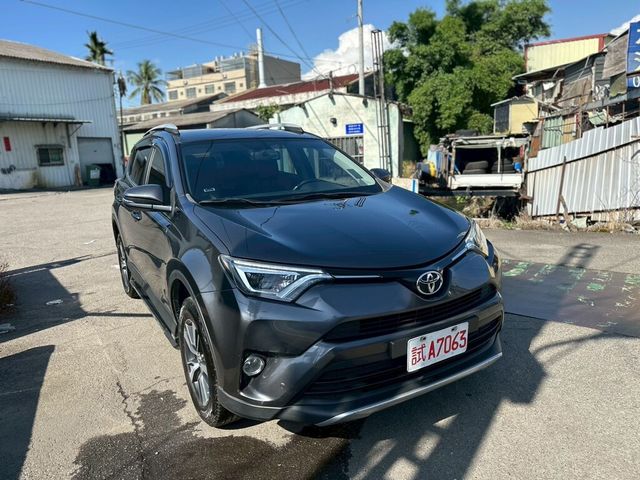 TOYOTA豐田 RAV4  第3張相片
