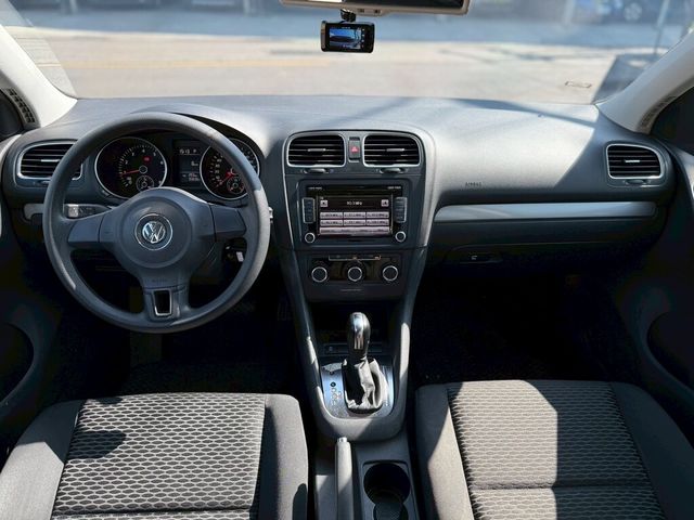 VOLKSWAGEN福斯 GOLF  第9張相片