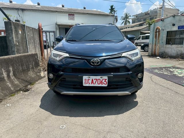 TOYOTA豐田 RAV4  第2張相片