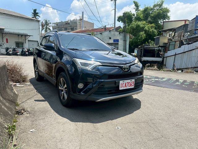 TOYOTA豐田 RAV4  第3張相片