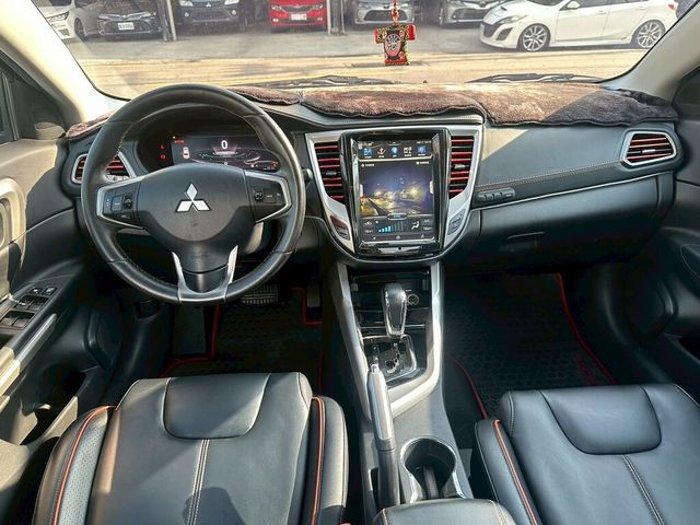 MITSUBISHI三菱 GRAND LANCER  第9張相片