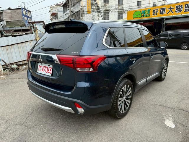 MITSUBISHI三菱 OUTLANDER  第4張相片