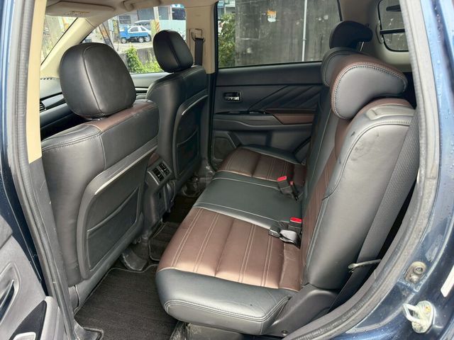 MITSUBISHI三菱 OUTLANDER  第8張相片