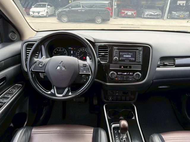 MITSUBISHI三菱 OUTLANDER  第9張相片