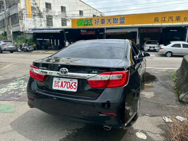 TOYOTA豐田 CAMRY  第4張相片