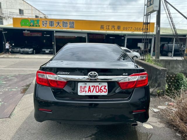 TOYOTA豐田 CAMRY  第5張相片